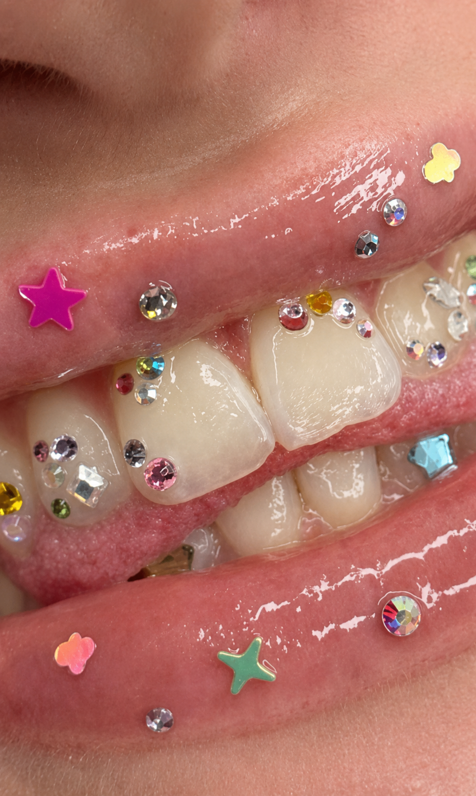 Composição colorida de tooth gems